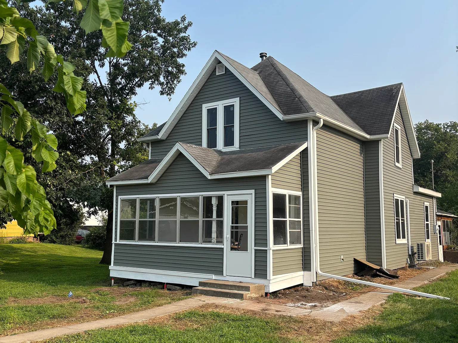 4 bed, 1672 sqft, $1,500 — Photo 2