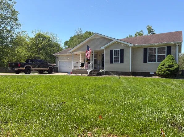 288 Golden Pond Ave, Oak Grove, KY 42262
