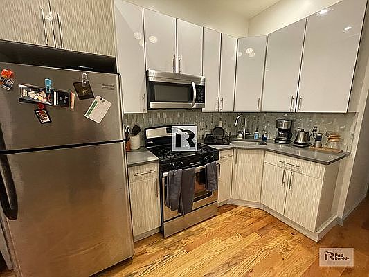 5th image of 311 Harman St #2R