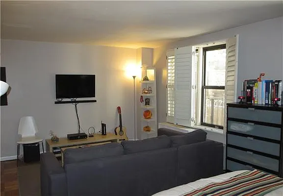 Rented by Bank Neary | media 11