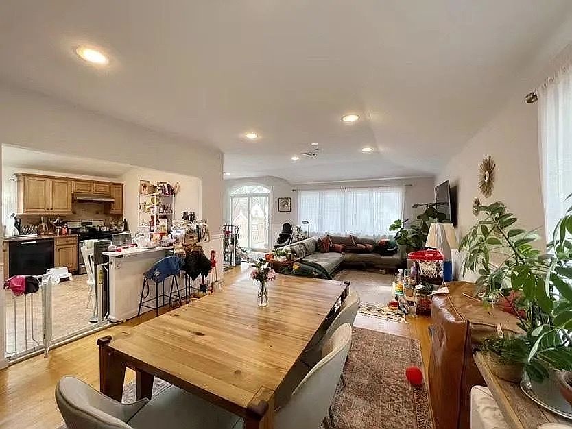1st image of 6031 255th St Floor 2