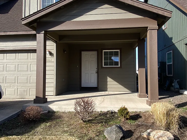 2862 SW Indian Cir — Photo 2