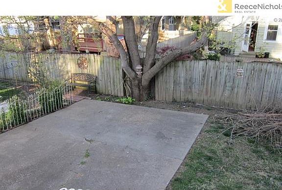 5th image of 5811 Kenwood Ave
