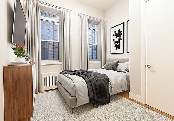 4th image of 200 W 93rd St APT 4J