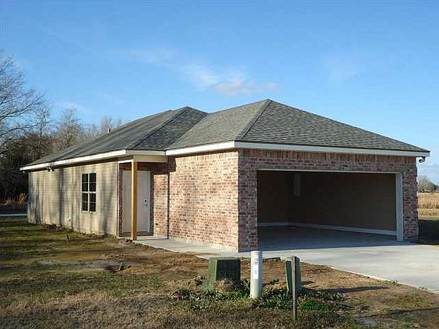 1st image of 112 Bottle Brush Ln