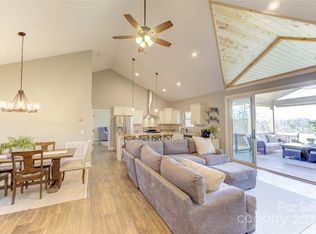 597 Aiken Rd, Asheville, NC 28804