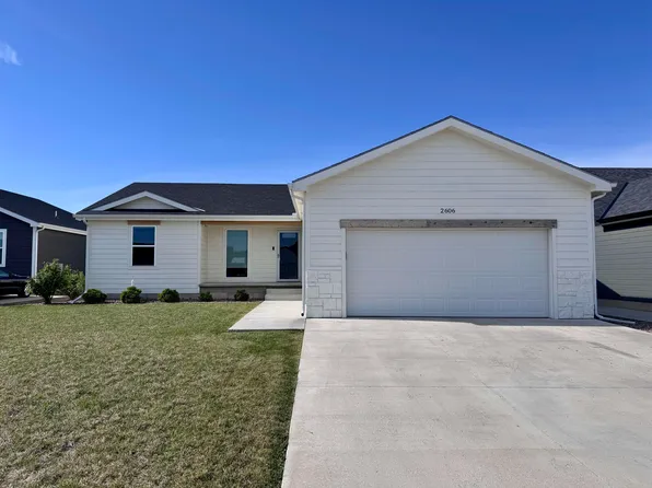 2606 Maize Ct, Hays, KS 67601