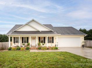 112 Cypress Acres Ln, Statesville, NC 28625