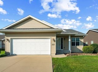 6045 Ridgewood Meadows Ln NE, Cedar Rapids, IA 52411