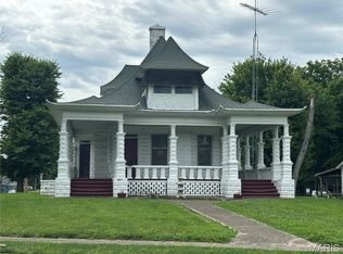 707 N Main St, White Hall, IL 62092