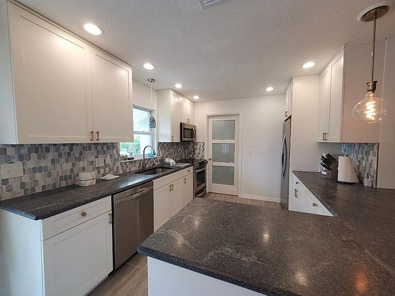 5th image of 285 Richland Ave