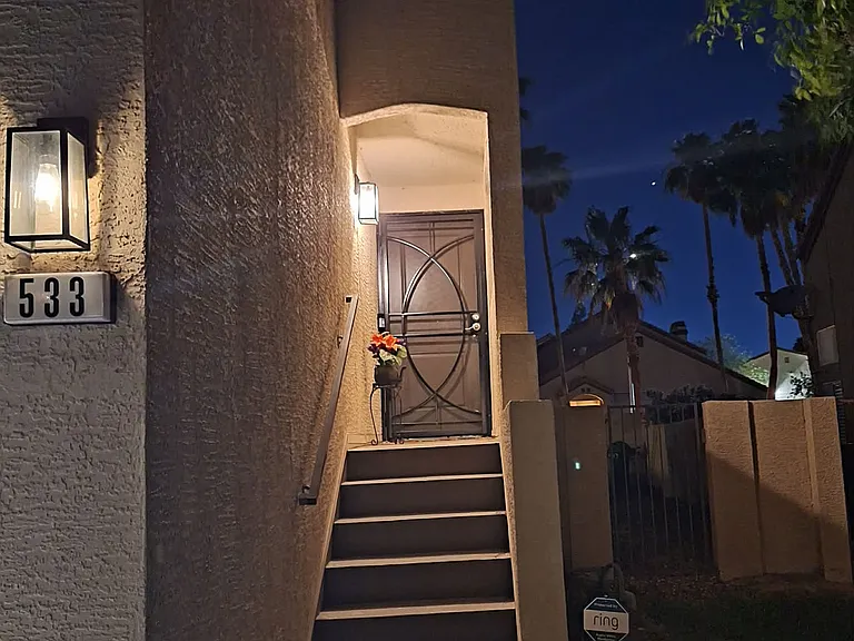 533 Meadbury Dr — Photo 37