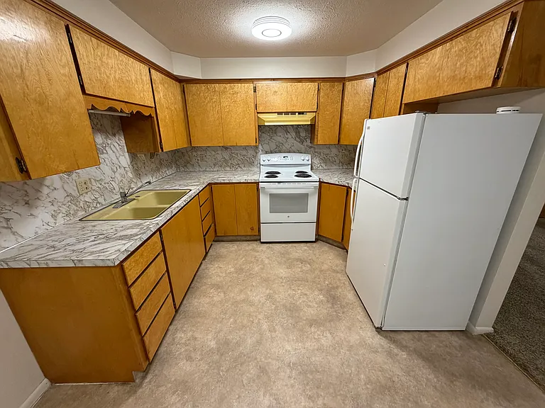 730 W 18th St #3 — Photo 3
