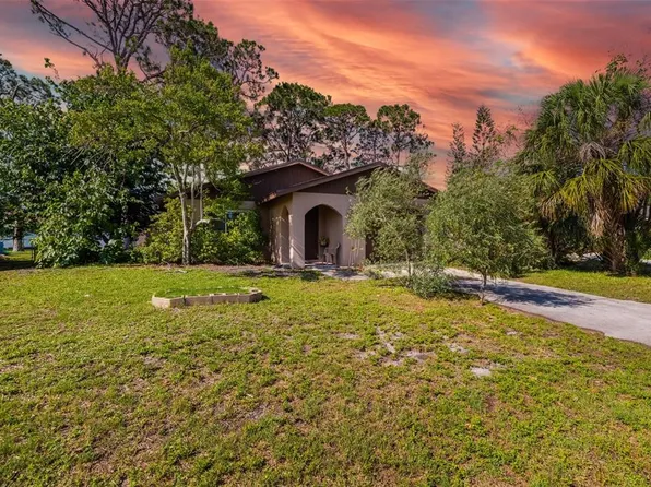 1862 Rita St, Sarasota, FL 34231