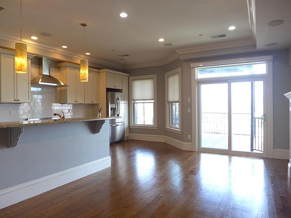 4th image of 532 E Broadway #3
