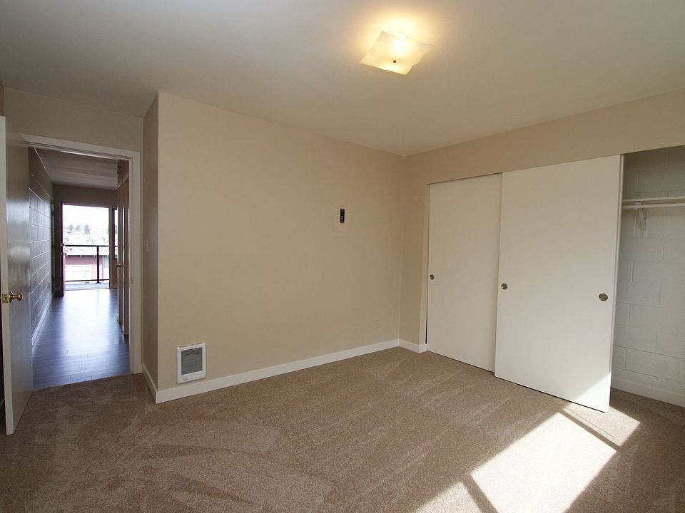 1st image of 2840 Eastlake Ave E #513