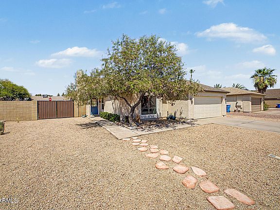 3rd image of 3648 W SARAGOSA Street