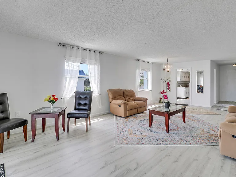 410 Wilma Cir #308 — Photo 30