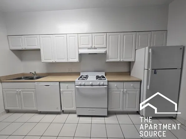 558 Elmwood Ave APT 1, Evanston, IL 60202