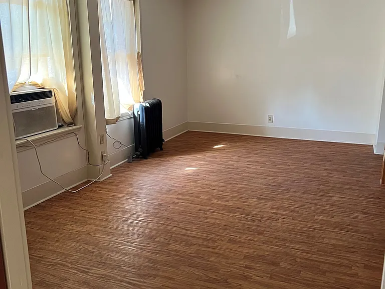 300 Main St #211 — Photo 6
