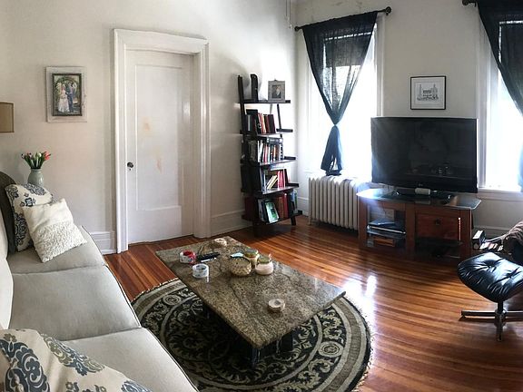 5th image of 501 N Allison St APT 6