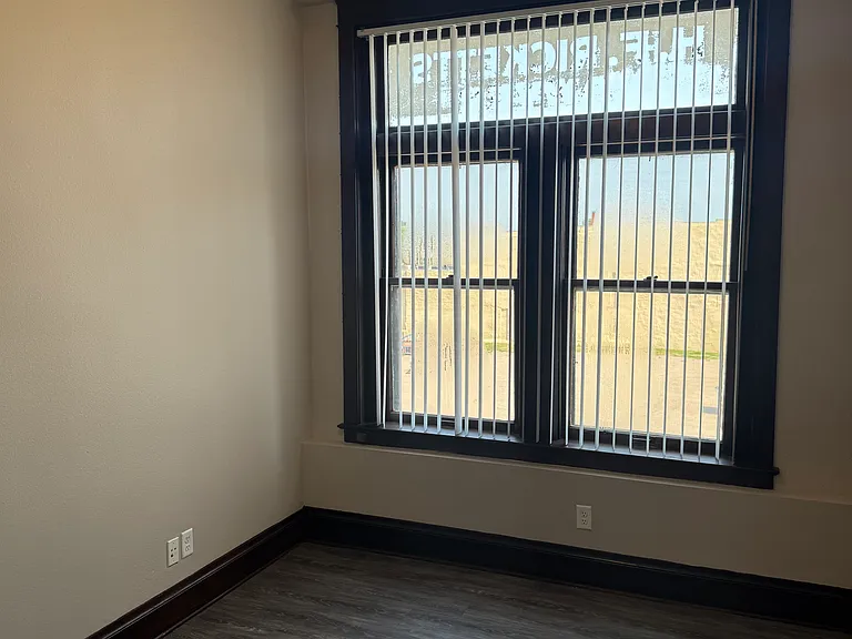 223 N Main St — Photo 18