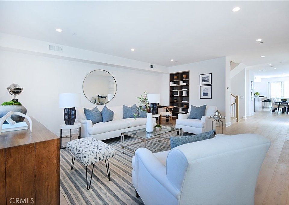 1st image of 4641 Cahuenga Blvd