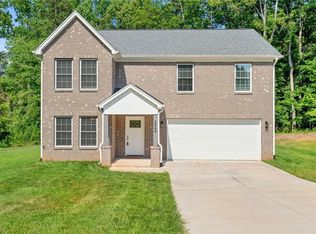 2948 Lashmit Dr, Winston Salem, NC 27103
