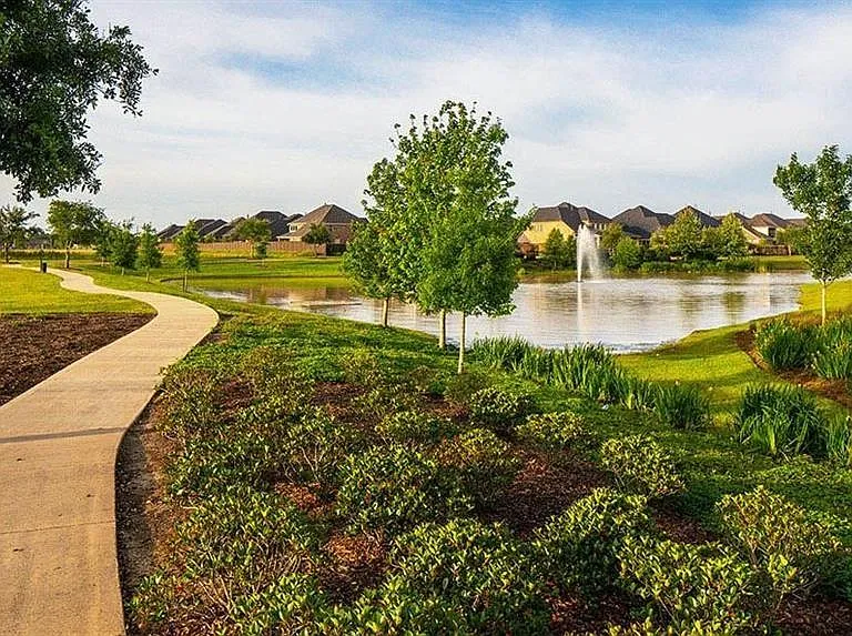 2910 Starling Dr — Photo 29