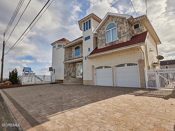 4th image of 256 Cedar Drive