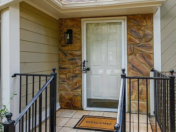 5th image of 943 7th Ave NW