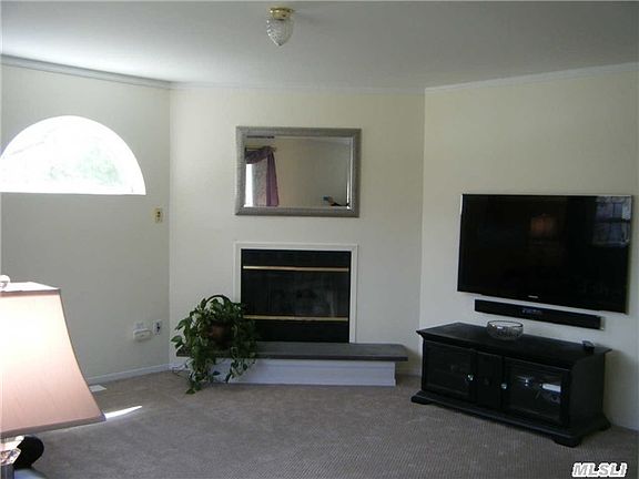 3rd image of 258 Radio Ave