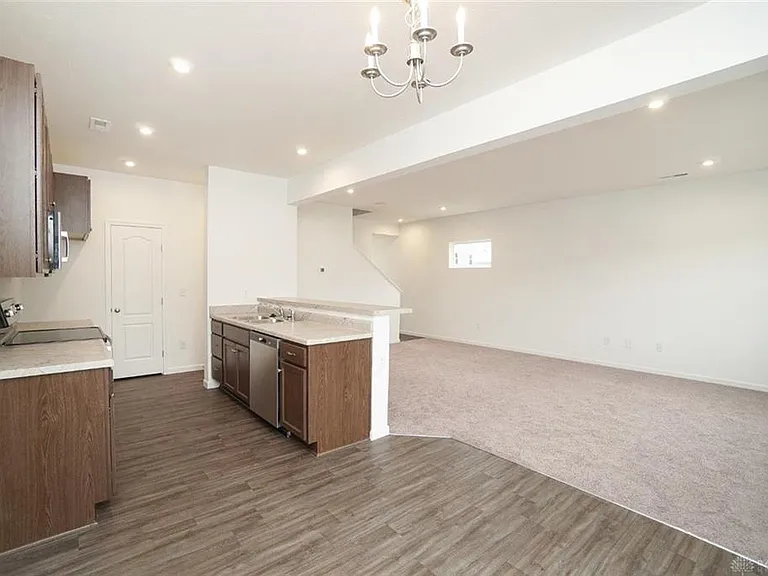 1500 Summerview Ln — Photo 10