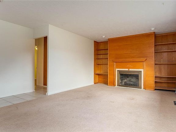 5th image of 442 Race St