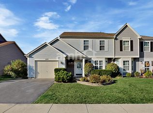 1440 Summerhill Dr, Mundelein, IL 60060