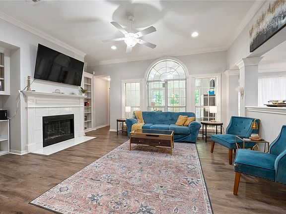 4th image of 2903 Meadowbrook Ct