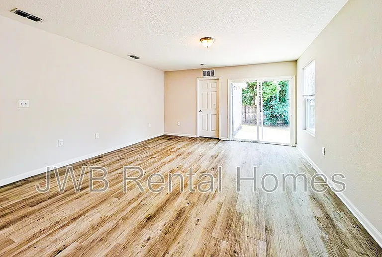8828 Galveston Ave — Photo 6