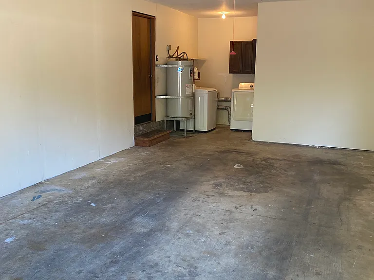 2088 Shiloh St — Photo 13