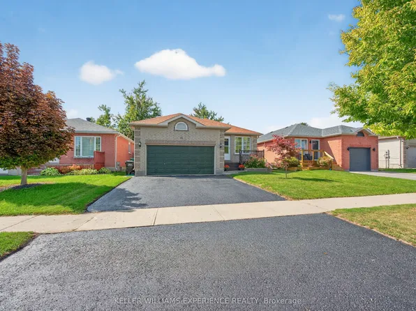 16 Larkin Dr, Barrie, ON L4M 7A9
