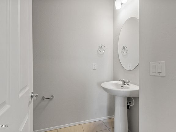 4th image of 18716 N 268TH Avenue
