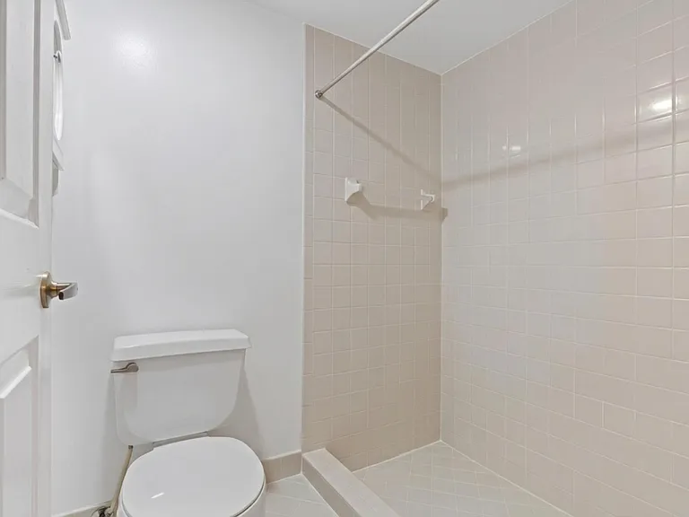 3325 Jaywood Ter #1090 — Photo 8