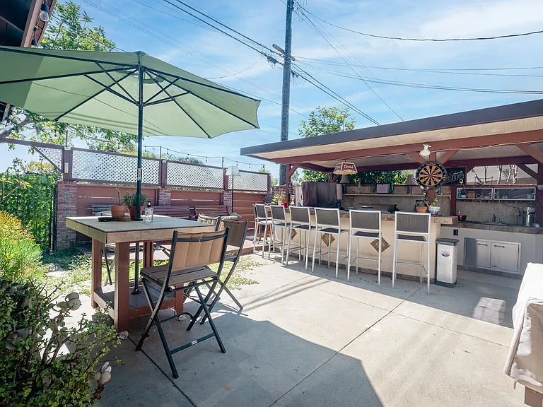 15724 Carfax Ave — Photo 30