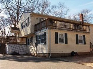 80A W Tiana Rd, Hampton Bays, NY 11946