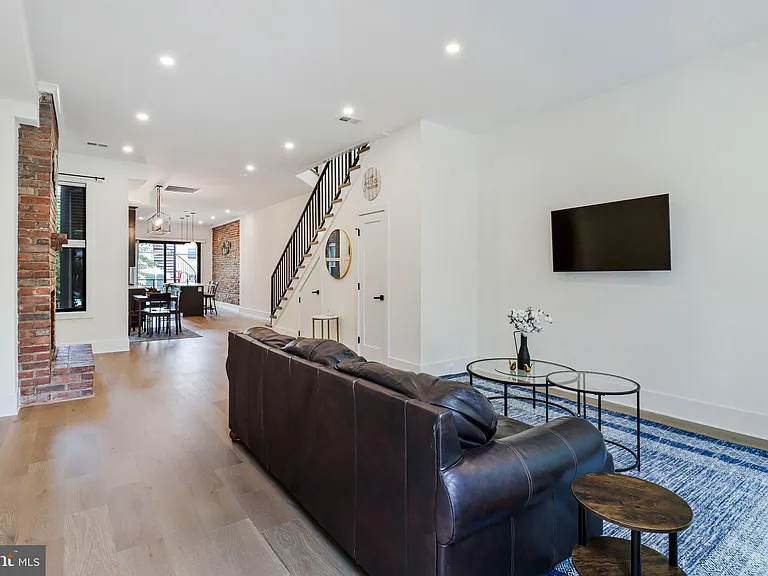 29 N St NW #2 — Photo 3