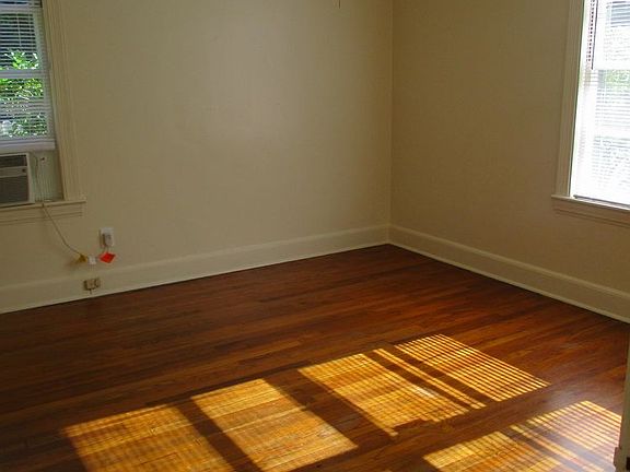3rd image of 211 NE Boulevard APT 09
