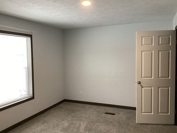 4th image of 602 Fresno Cir SE #69