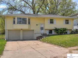 9623 Browne St, Omaha, NE 68134