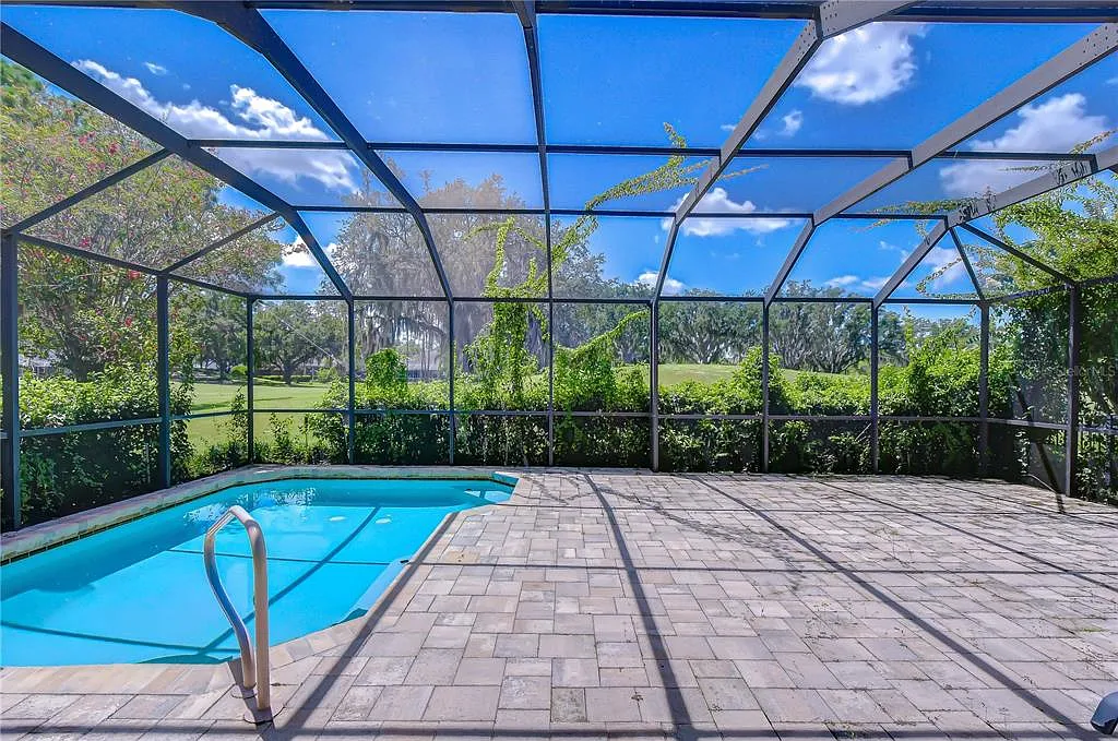 3 bed, 2.0 bath, 2042 sqft, $3,400 — Photo 3