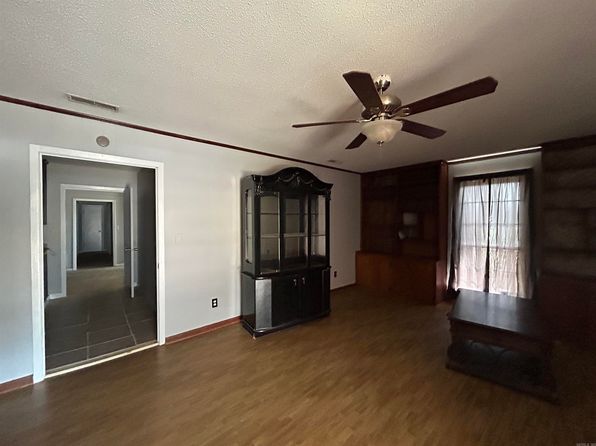 347 Old Military Rd E, Colt, AR 72326