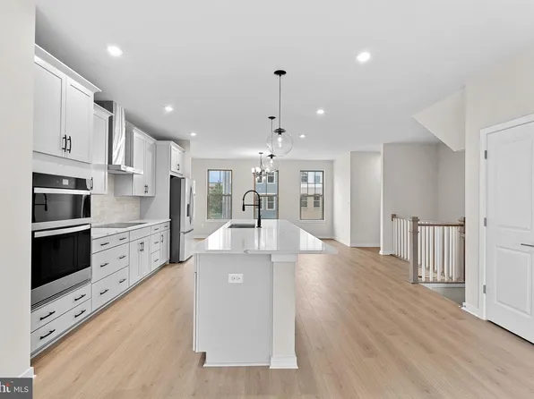 6235 Folly Ln, Alexandria, VA 22315